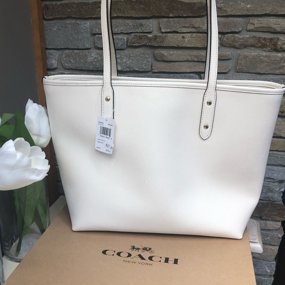 🔥🛍🔥 FLASH SALE Coach City Zip Tote w Crystals - Picture 6 of 8